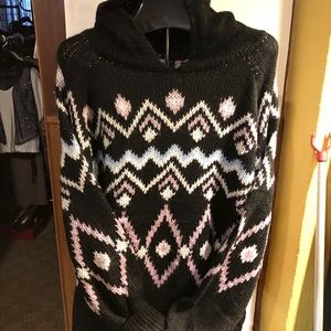 Hooded pullover sweaters